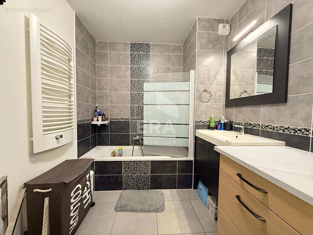 Appartement à POISY