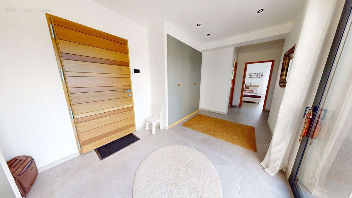 Maison 195 m² à Sainte-Maure  - photo 4