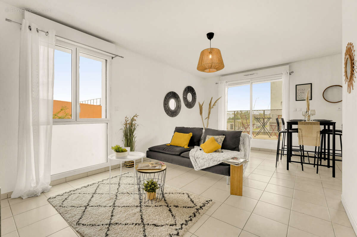 Appartement à BEAUZELLE