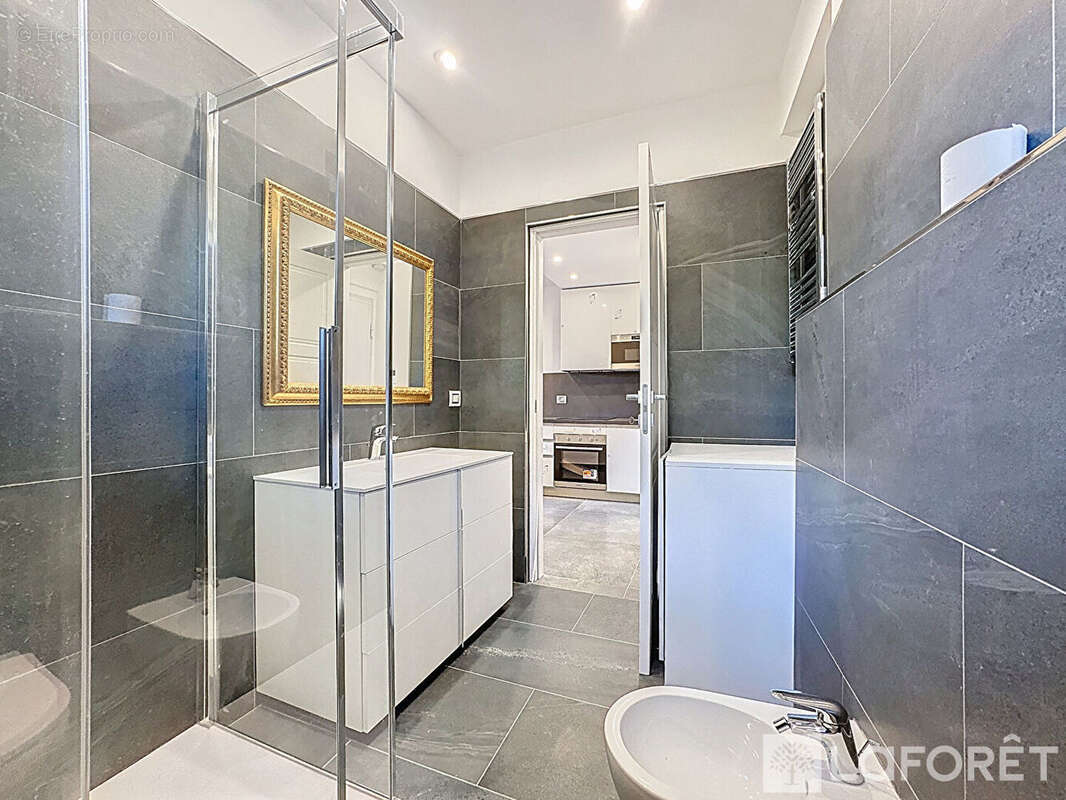 Appartement à ROQUEBRUNE-CAP-MARTIN