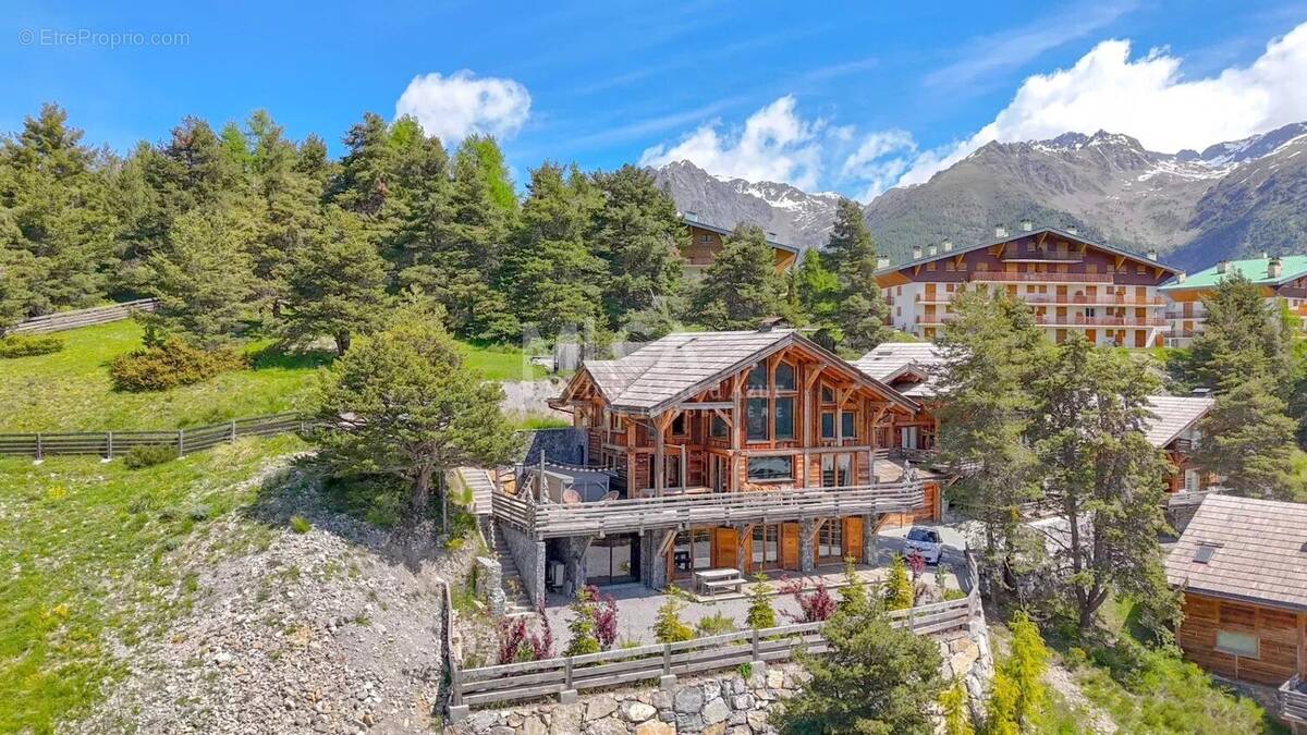 Maison à SAINT-ETIENNE-DE-TINEE