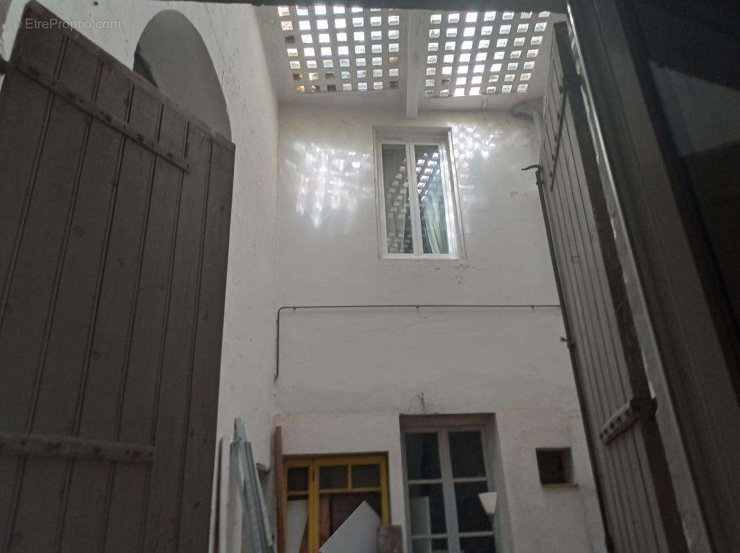 Appartement à BAGNOLS-SUR-CEZE