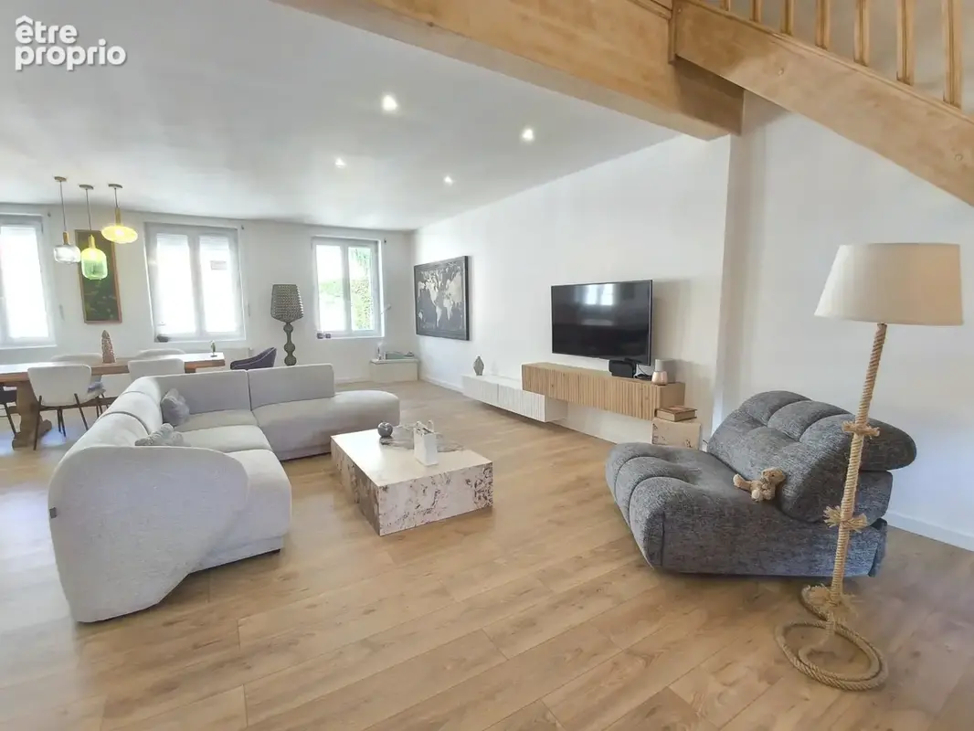 Appartement à SAINT-GENEST-LERPT