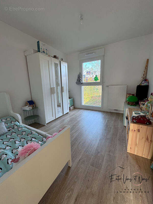 CHAMBRE 3 - Maison à CERONS