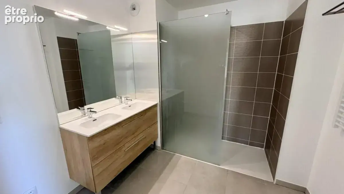 Bien rare à Avignon : Appartement T5 avec toit-terrasse et v - photo 9