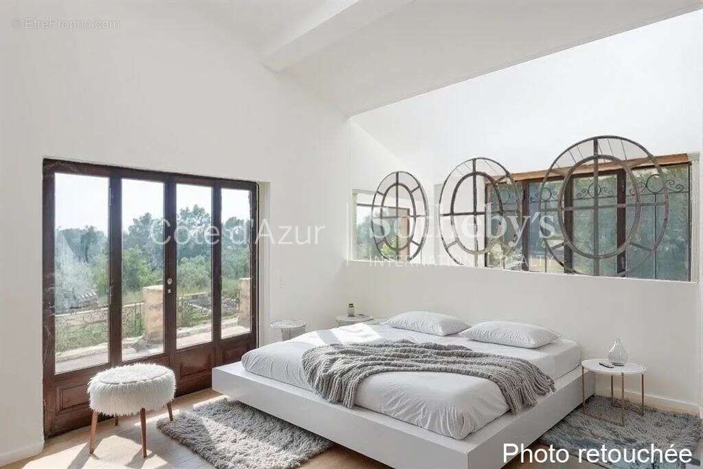 Maison à TOURRETTES