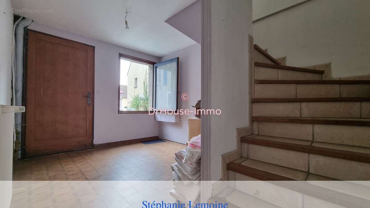 Maison 177 m² à Cluis  - photo 4