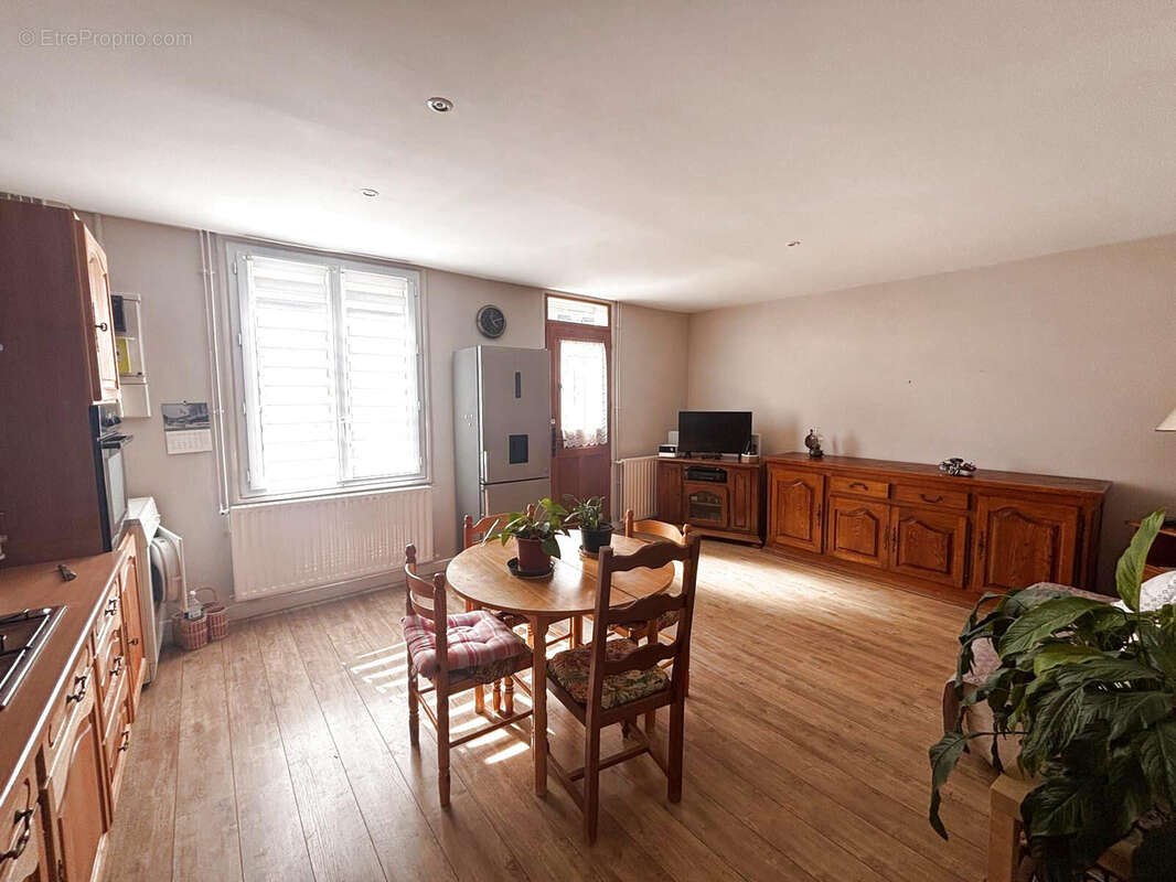 Maison à SURVILLIERS