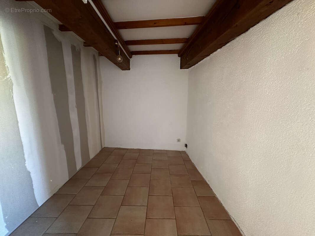 Commerce à LAGRASSE