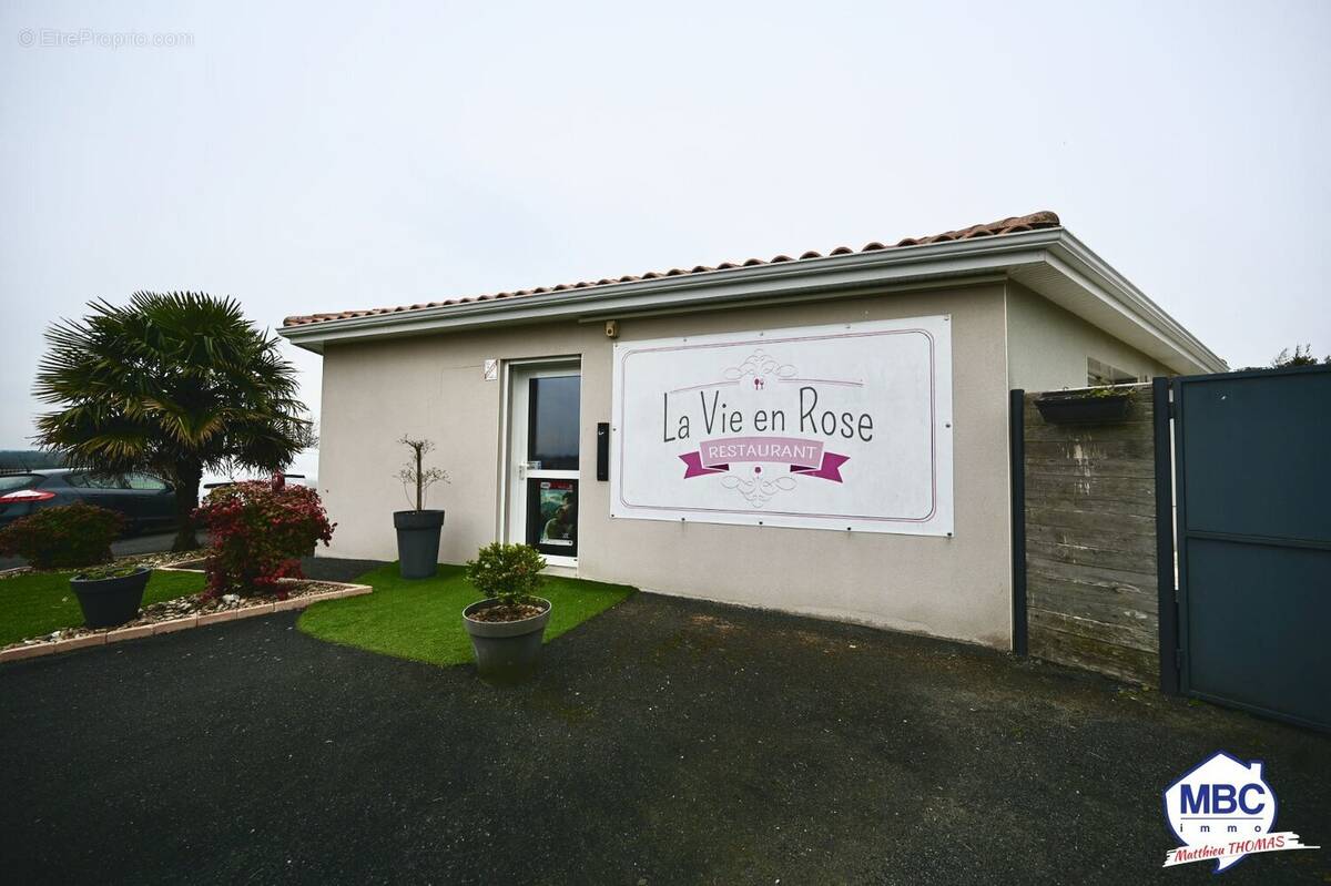 Commerce à LA RENAUDIERE