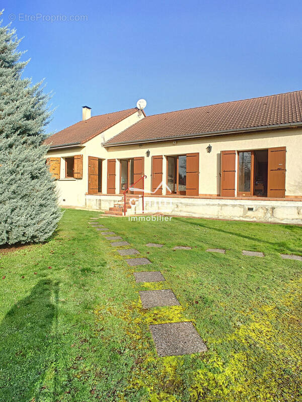 Maison à NOGENT-SUR-VERNISSON