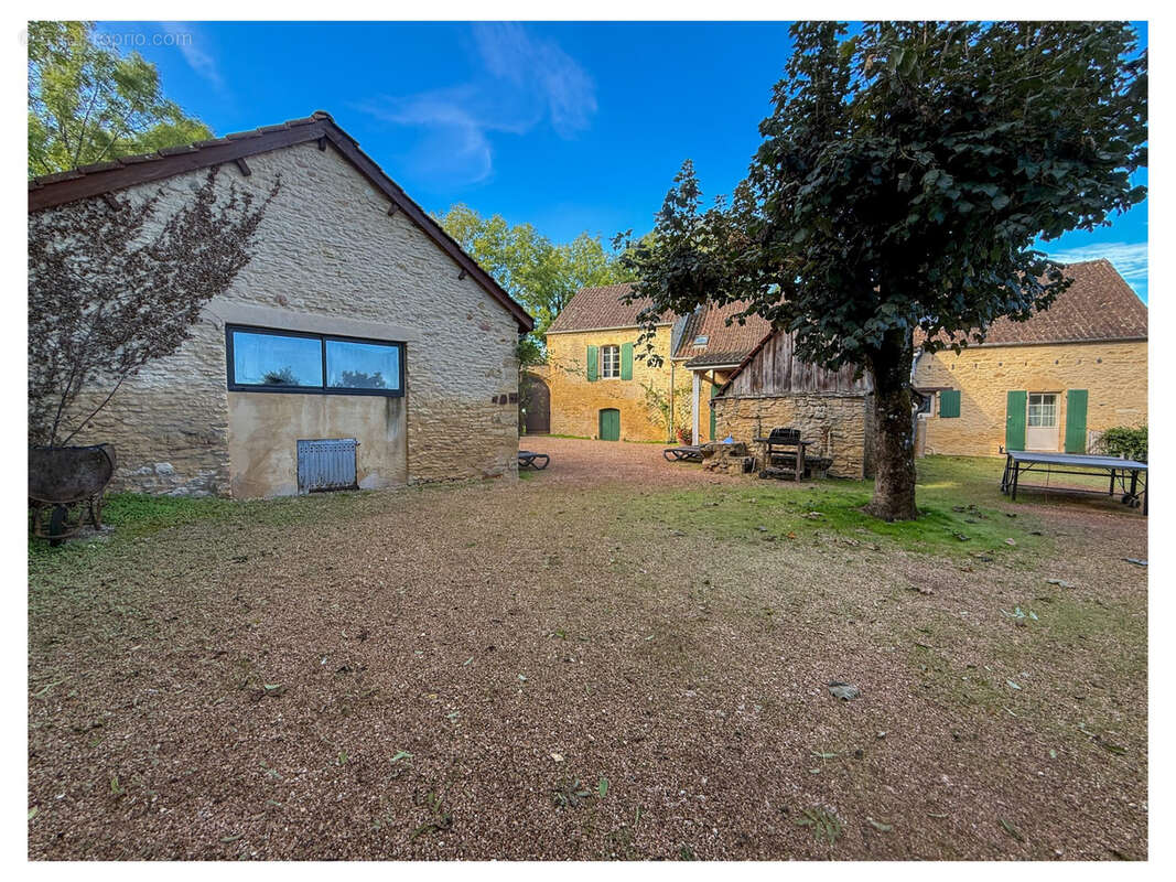 Maison à SAINT-AMAND-DE-COLY