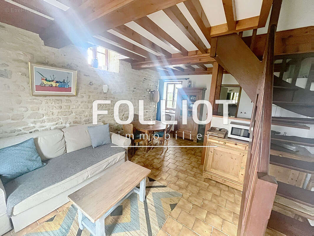 Maison à COLLEVILLE-SUR-MER