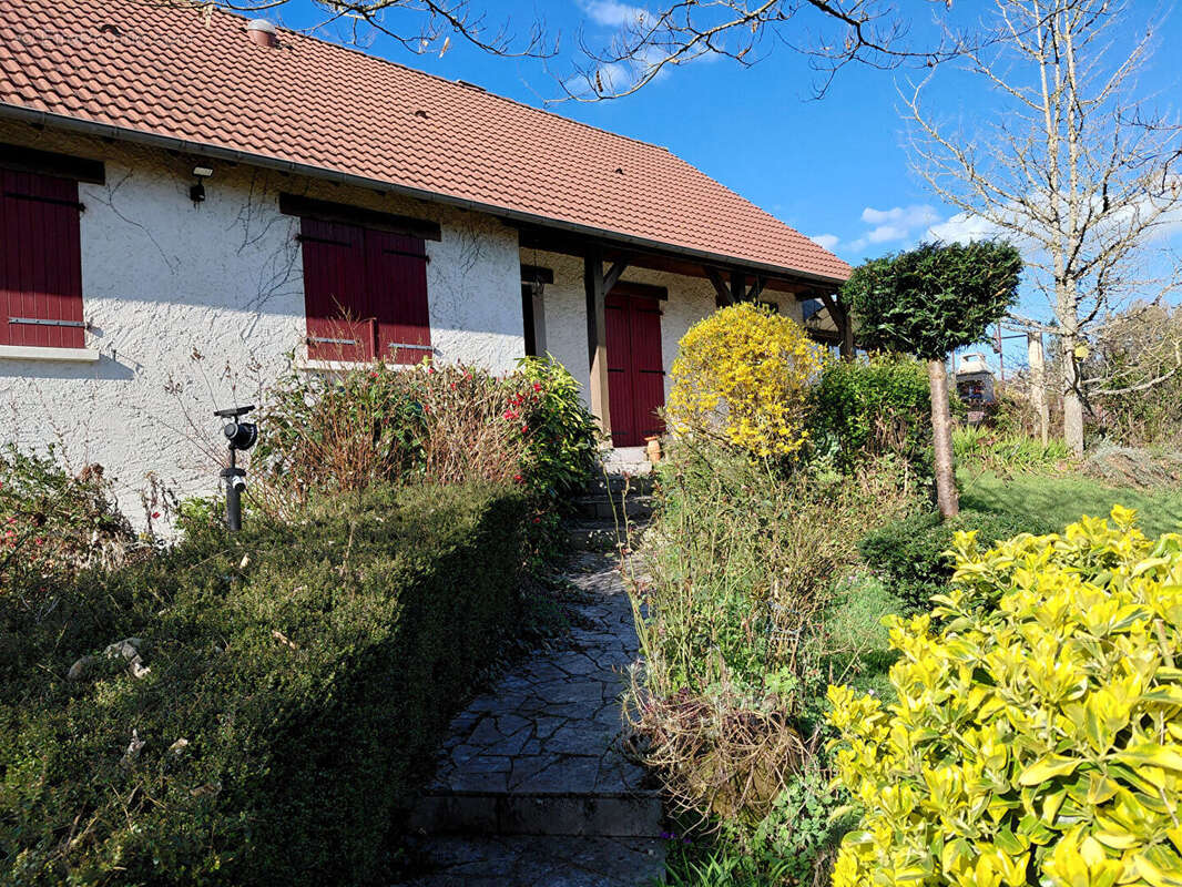 Maison à SAINT-SAULGE