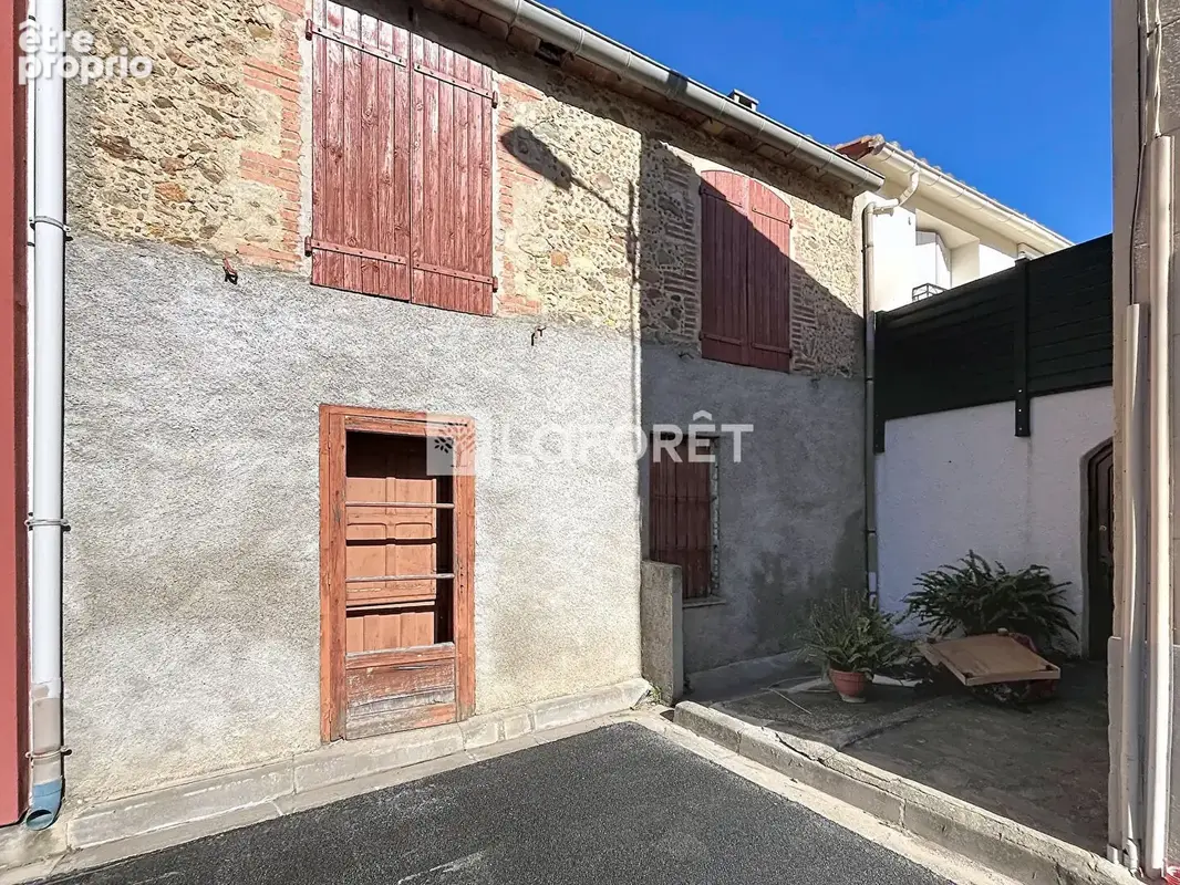 TROUILLAS ? Maison de village avec grand garage et terrain de loisirs ! - photo 10