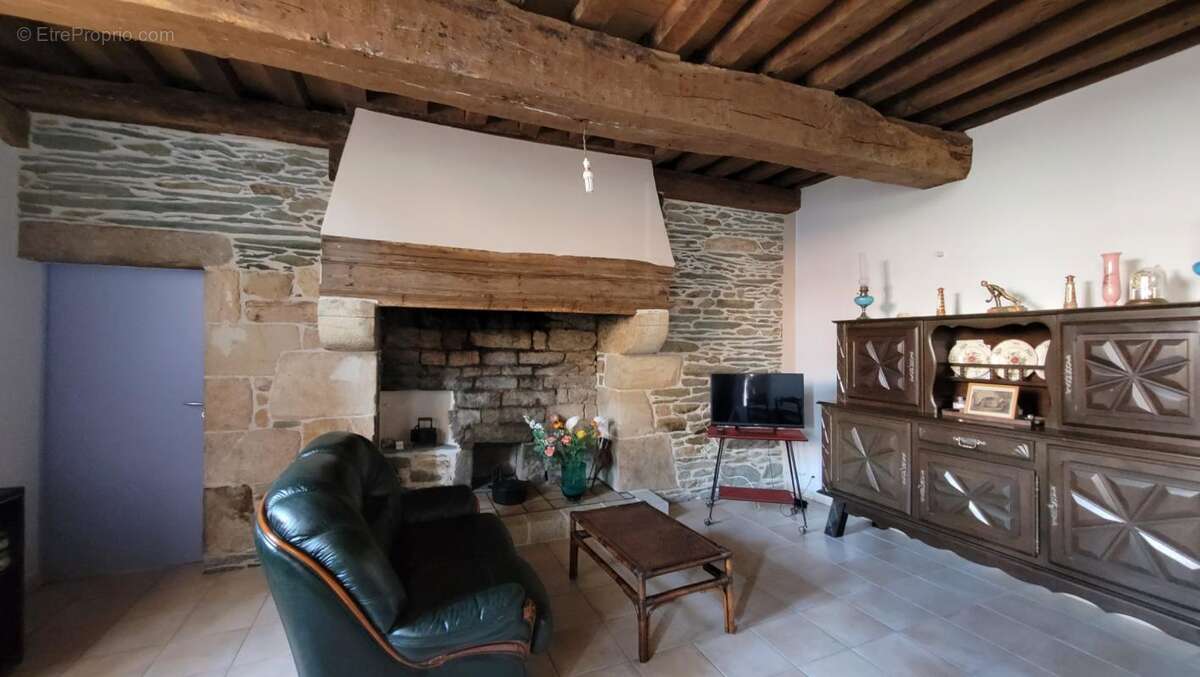 Maison à MERLEAC