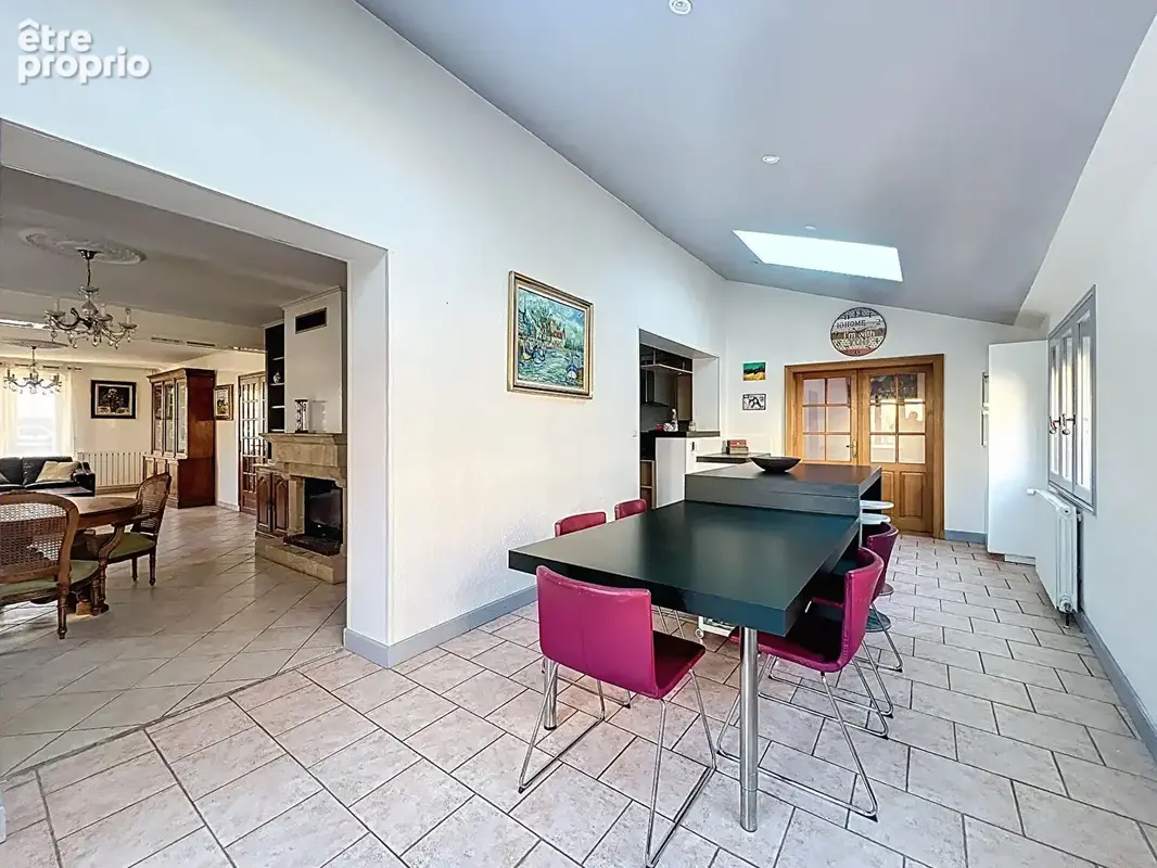Maison de vigneron de 215 m²  volumes généreux et fort potentiel - photo 8