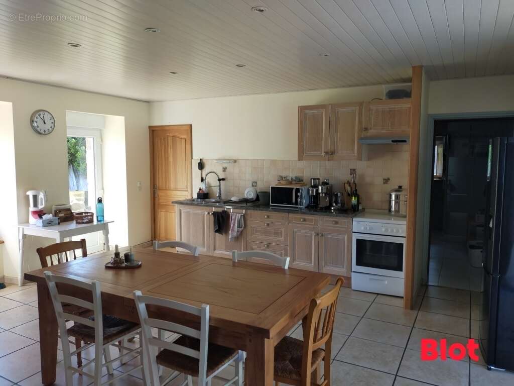 Maison à MEZIERES-SUR-COUESNON