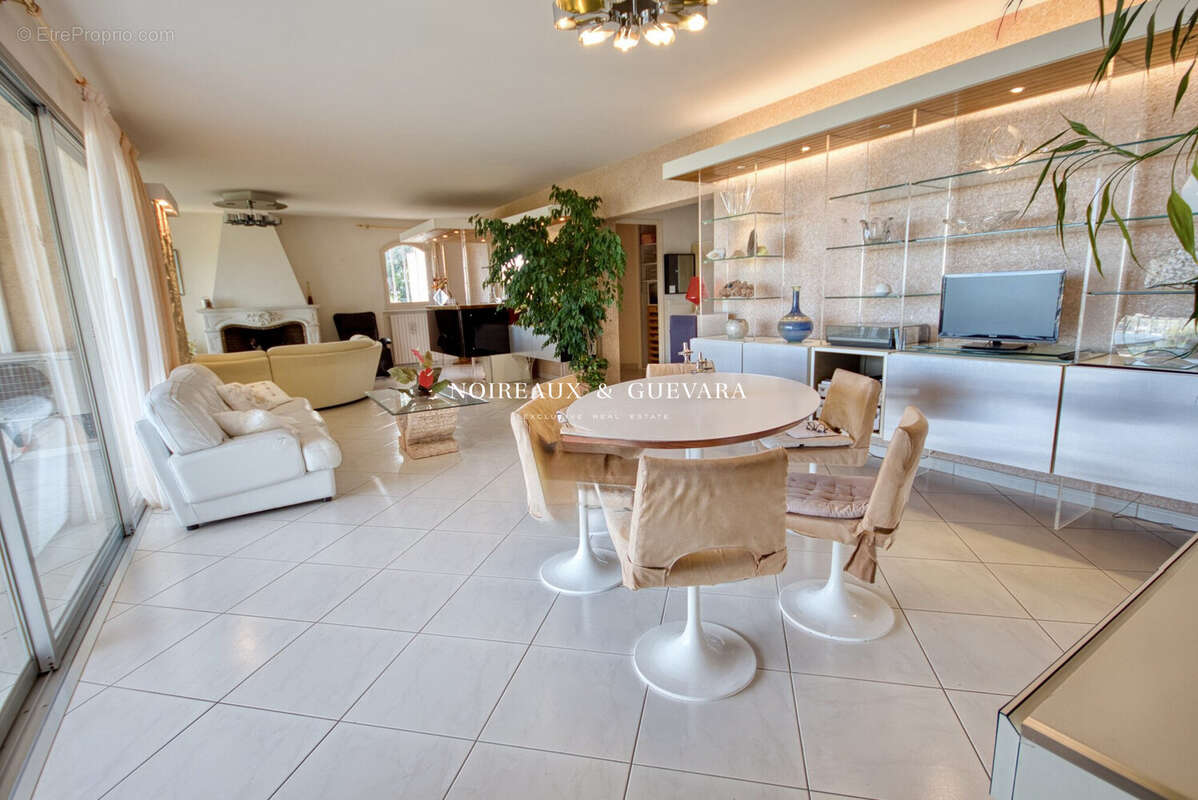 Maison à MANDELIEU-LA-NAPOULE