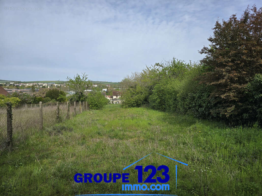 Terrain à AUXERRE