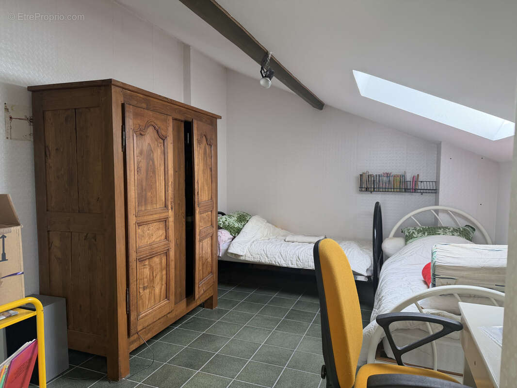 Maison à LA TOUR-EN-JAREZ