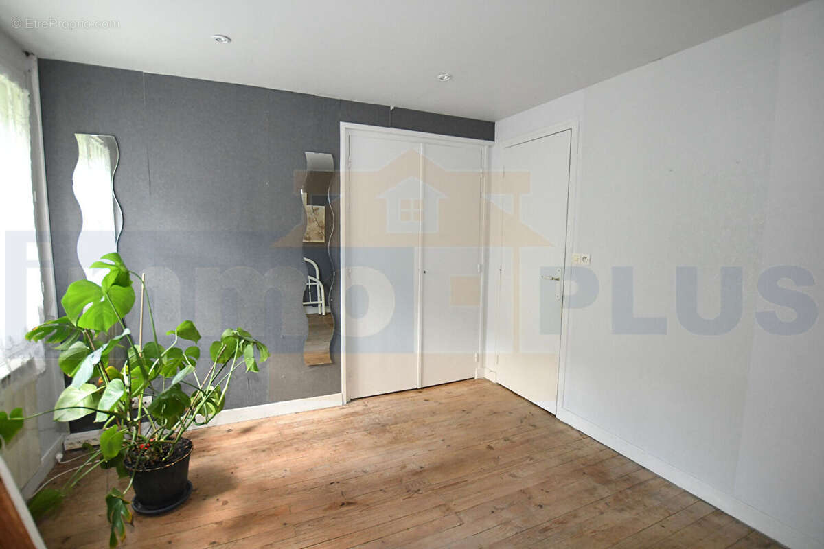 Maison à SAINT-CYR-L&#039;ECOLE