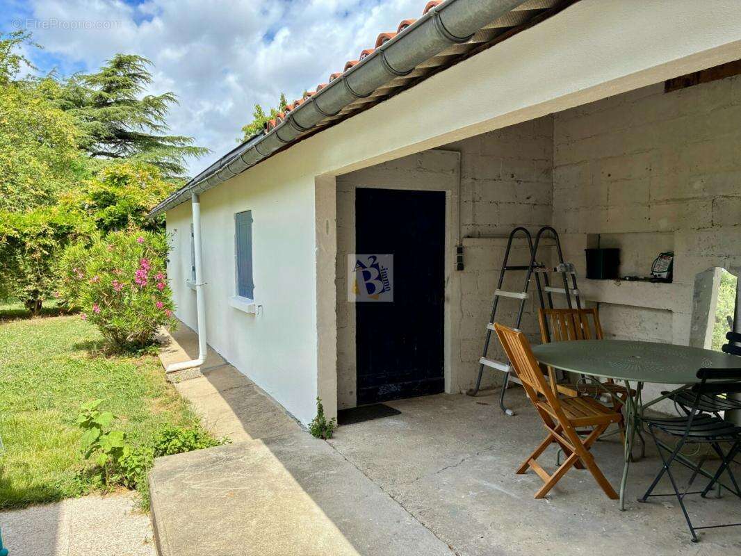 Rare sur le secteur! maison de plain pied avec grand parc arore au coeur de l'isle d'espagnac - photo 48
