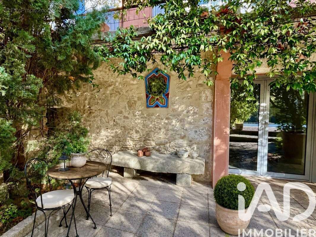 Maison 226 m² à Sanilhac-Sagries  - photo 4