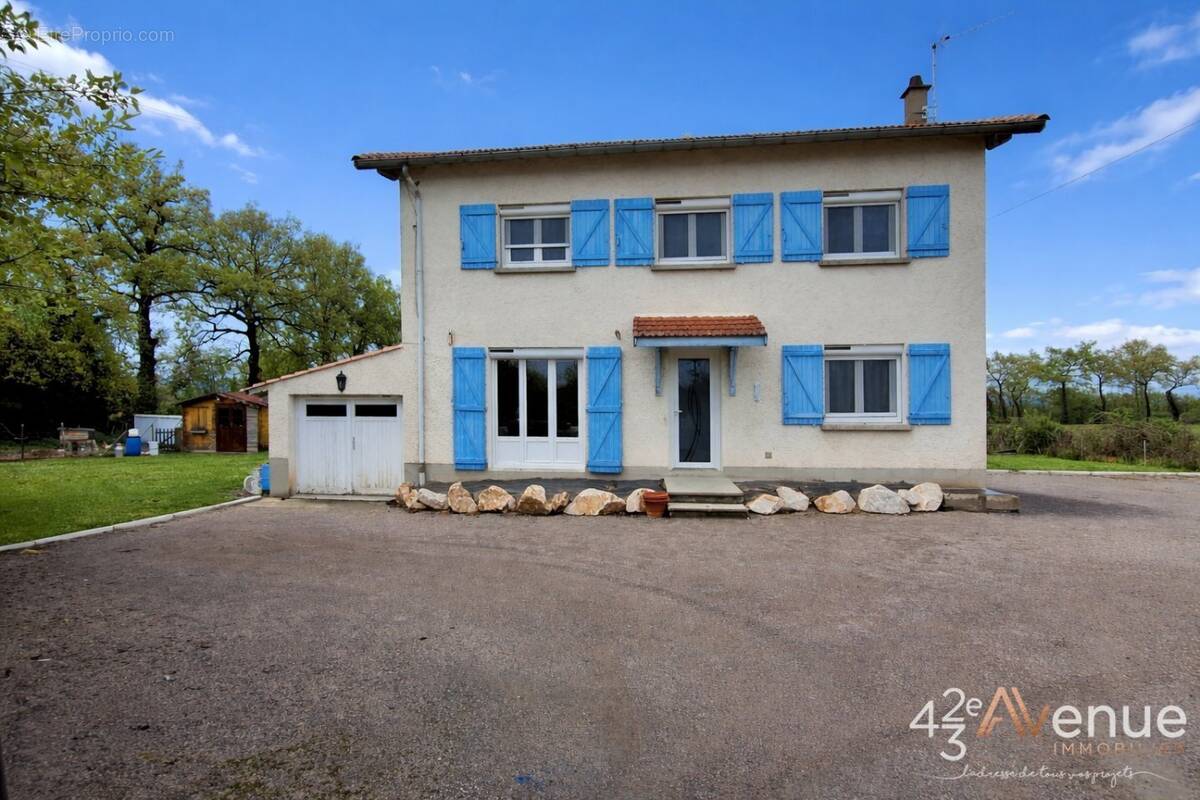 Maison à PRECIEUX