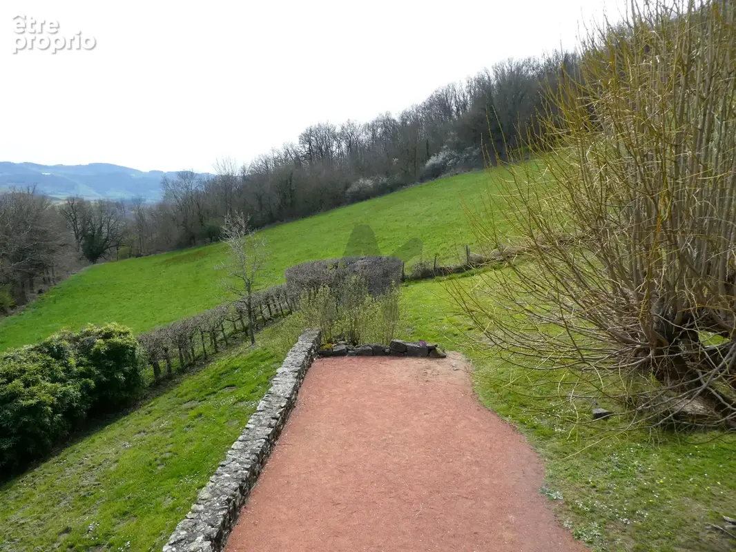 Un cachet et une situation hors du commun pour cette magnifique ferme des Monts du Lyonnais. - photo 20