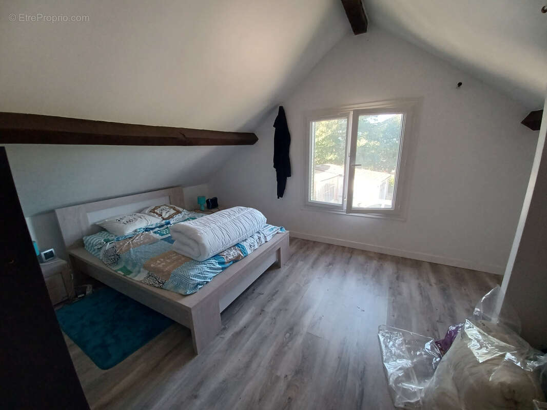 Maison ancienne indépendante, 123m2 hab, T7 avec terrain d'env 2758m2. - photo 12