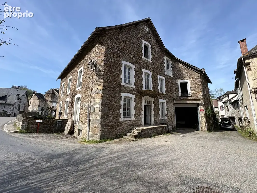 Maison à SEGUR-LE-CHATEAU