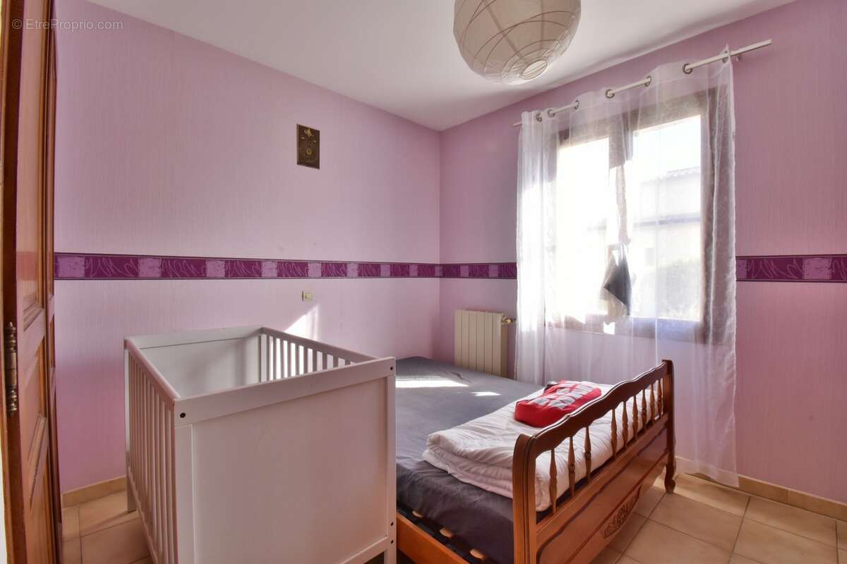 VILLA de plain-pied de 143 m² avec piscine sur 1 378 m² de terrain clos - photo 17