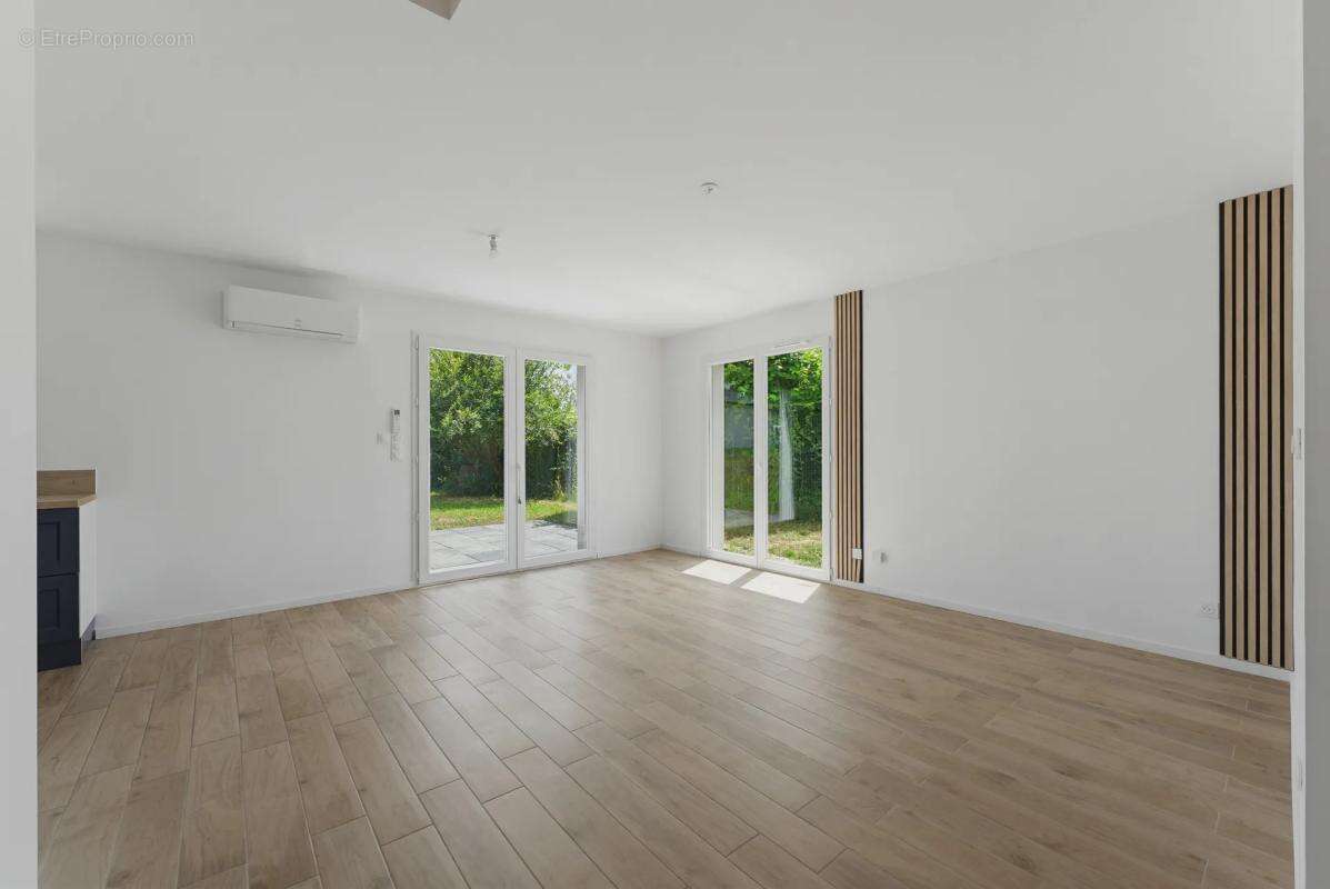 Maison de 4 pièces de 100 m² à Ambarès-et-Lagrave - photo 3