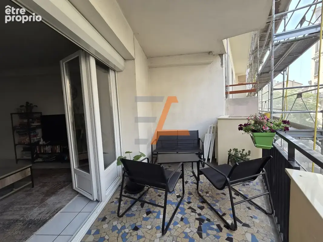HYPER CENTRE   Rare à la vente   F4 de 95 m2 avec ascenseur, terrasse et parking couvert - photo 5