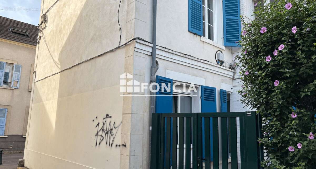 Coeur de ville de SAVIGNY-SUR-ORGE studio de 29.55 M2 - photo 2