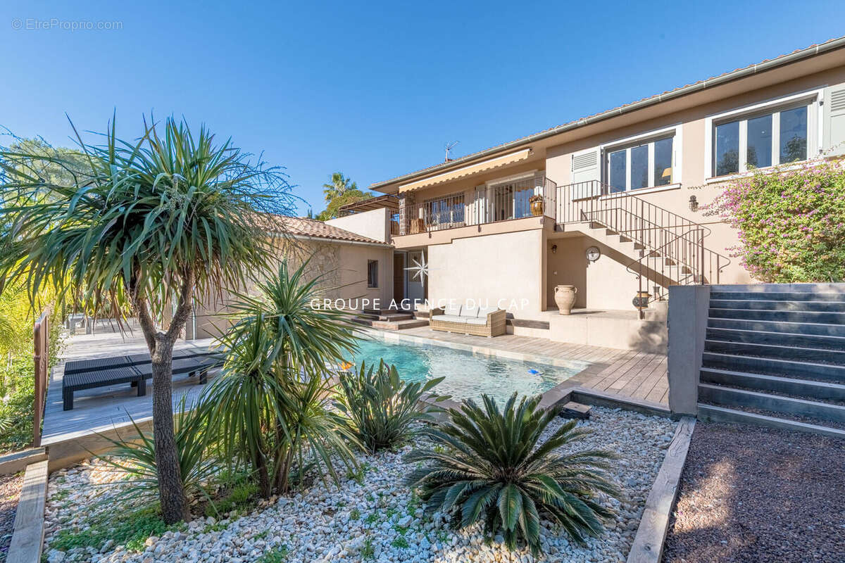 Villa  avec piscine a saint raphael au calme - photo 2