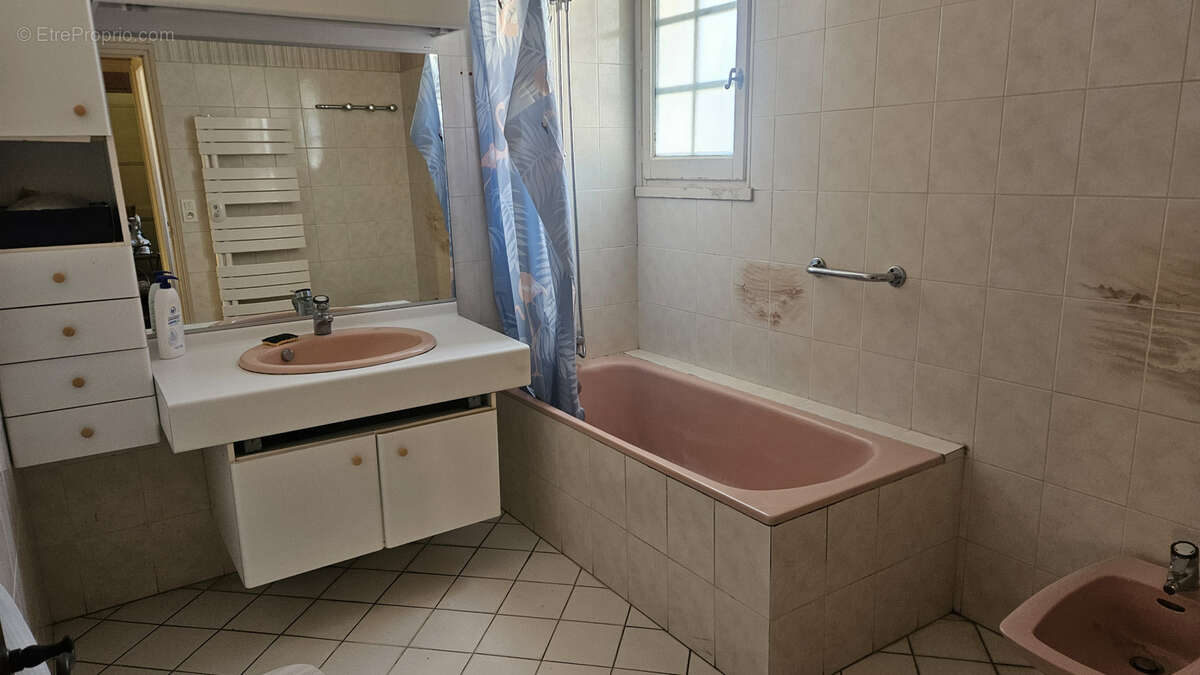 Maison de 114,5 m2 + grand garage, proche bourg ! - photo 11