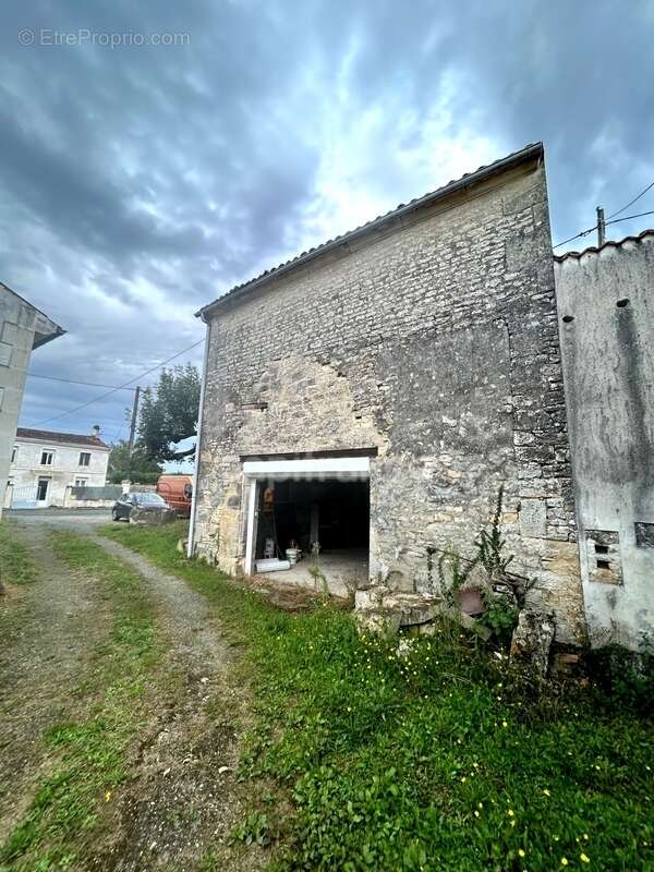 Maison à AUMAGNE