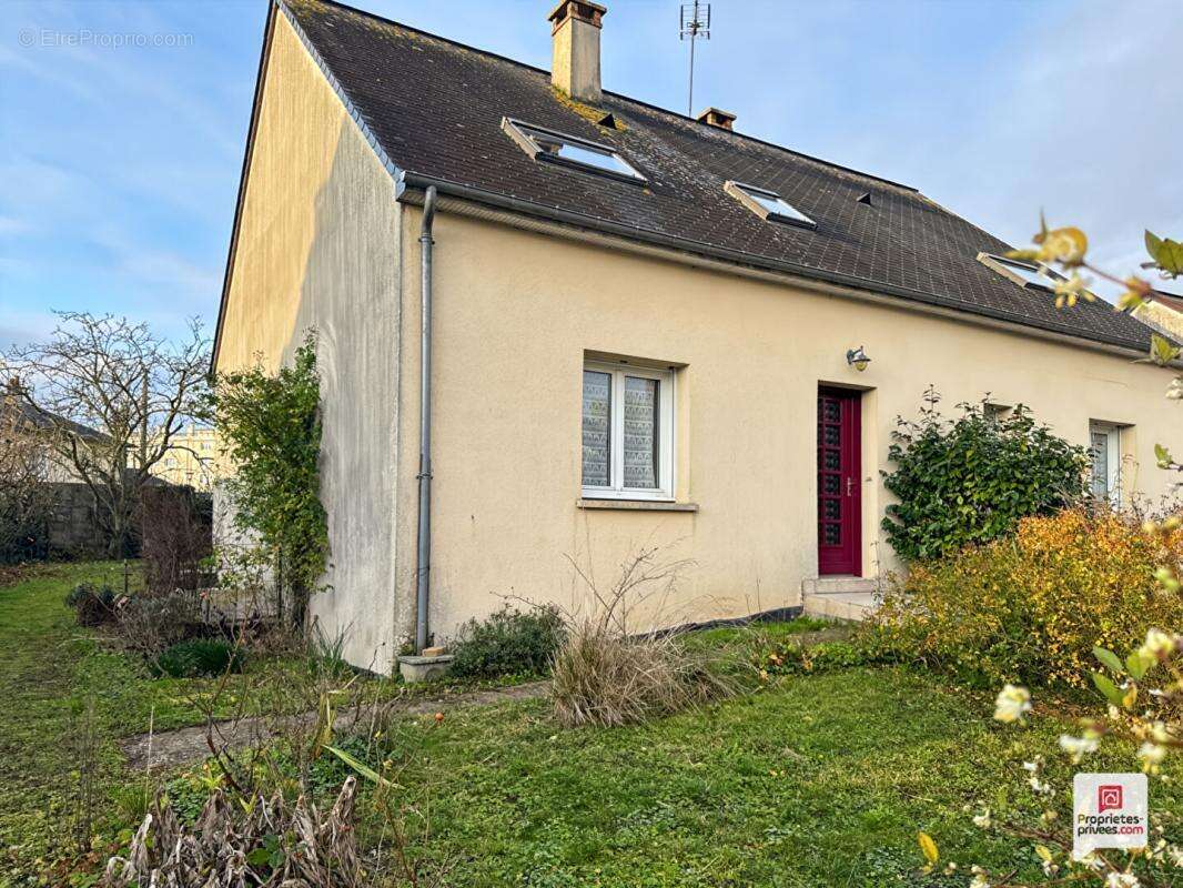 Maison à SABLE-SUR-SARTHE