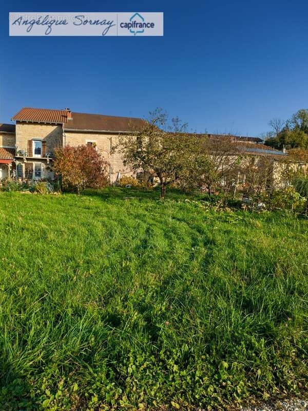 Maison à SAINT-JULIEN