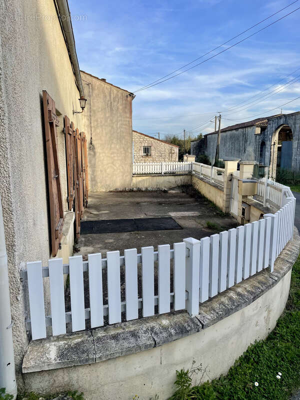 Maison à SAINT-SAVINIEN
