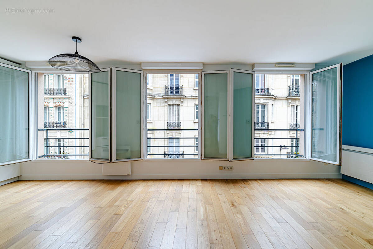 Appartement à PARIS-15E
