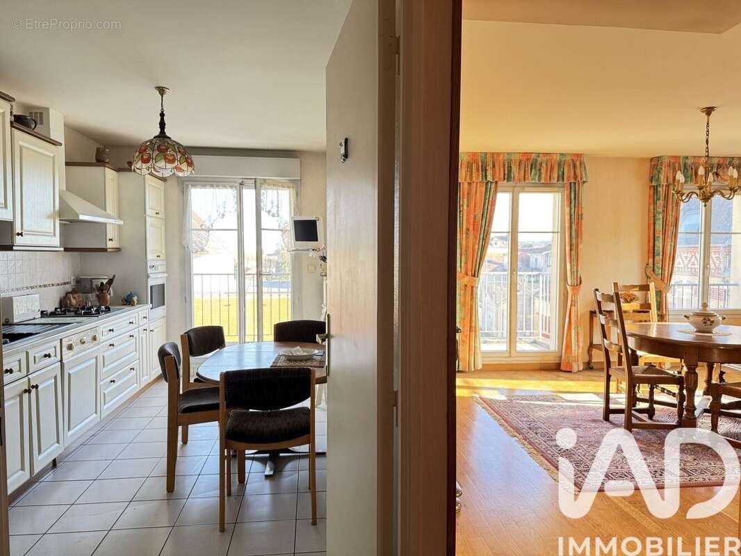 Photo 8 - Appartement à MANTES-LA-JOLIE
