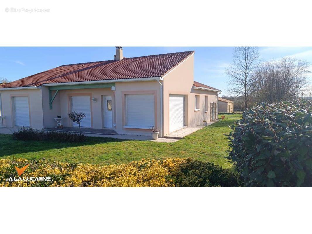 Maison à COURLAY