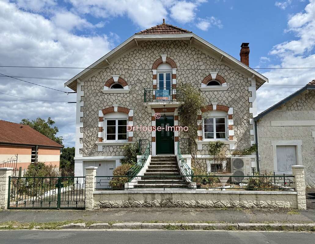 Maison à SAINT-ASTIER