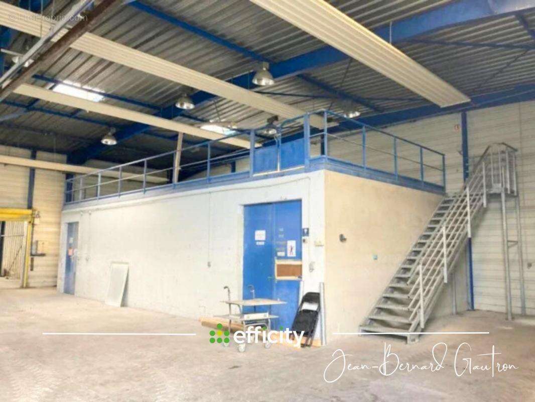 Commerce à PLOUNEVEZ-MOEDEC