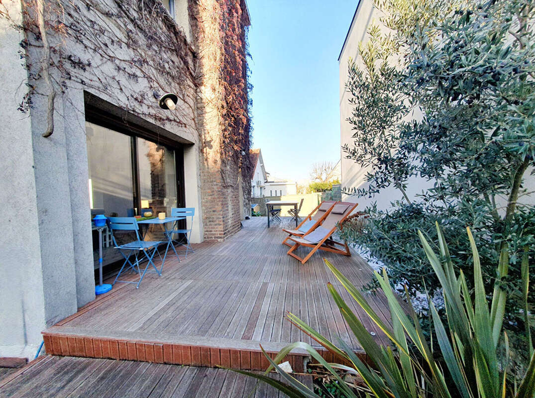 Appartement à L'HAY-LES-ROSES