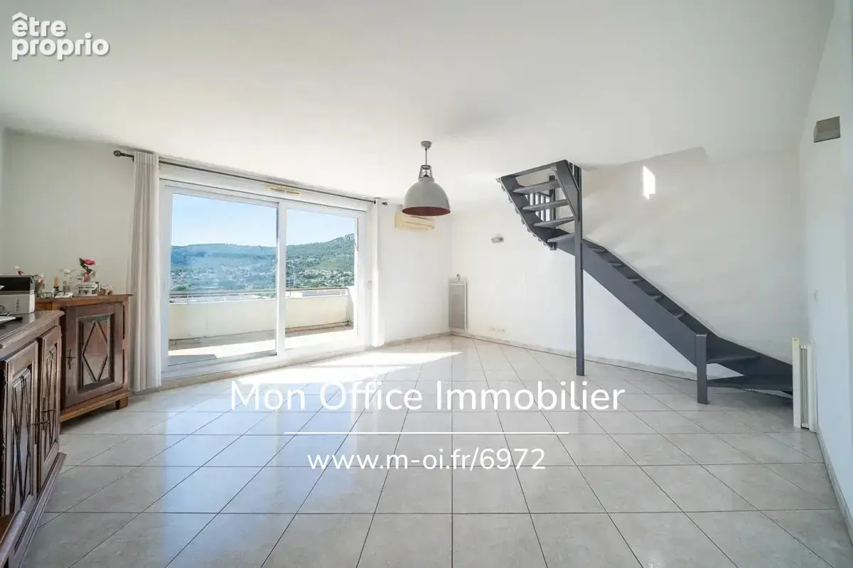 Référence : 6972-MTR. - T4 Duplex Terrasses et Parking en sus - photo 4