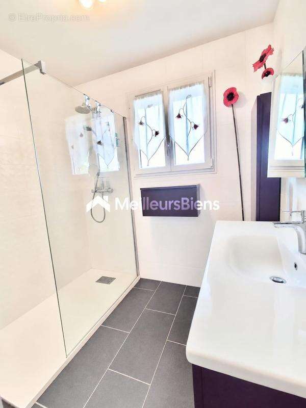 Maison individuelle 141 m² sur sous-sol, terrain de 1013 m² - photo 7